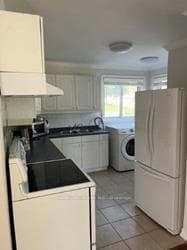 358 Lynett Crescent photo 3