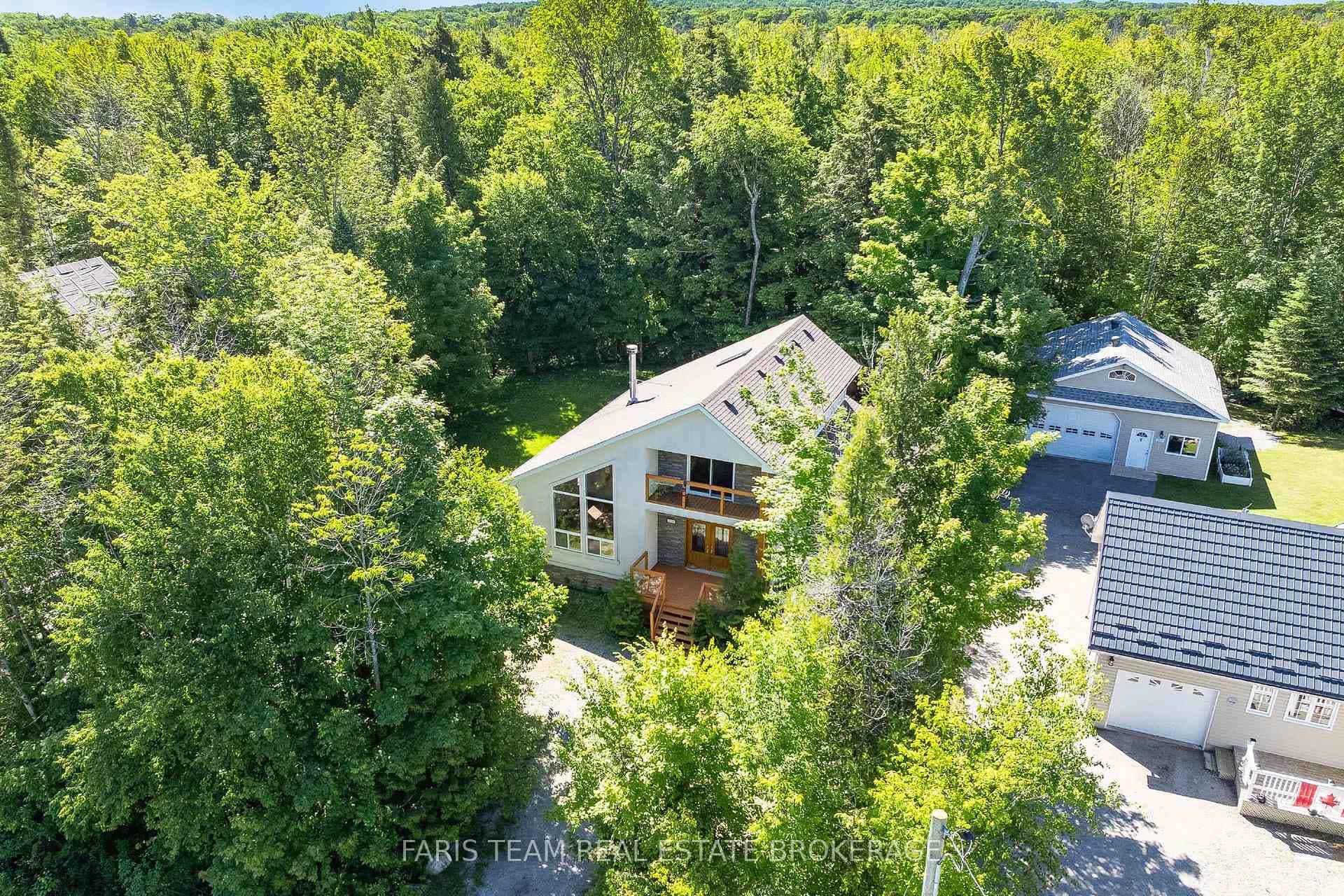 2384 Champlain Road photo 32