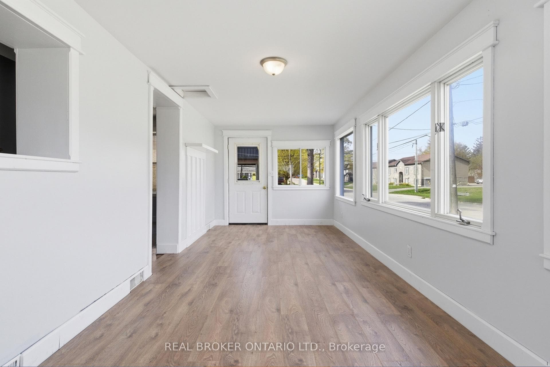 368 Wellington Avenue photo 6