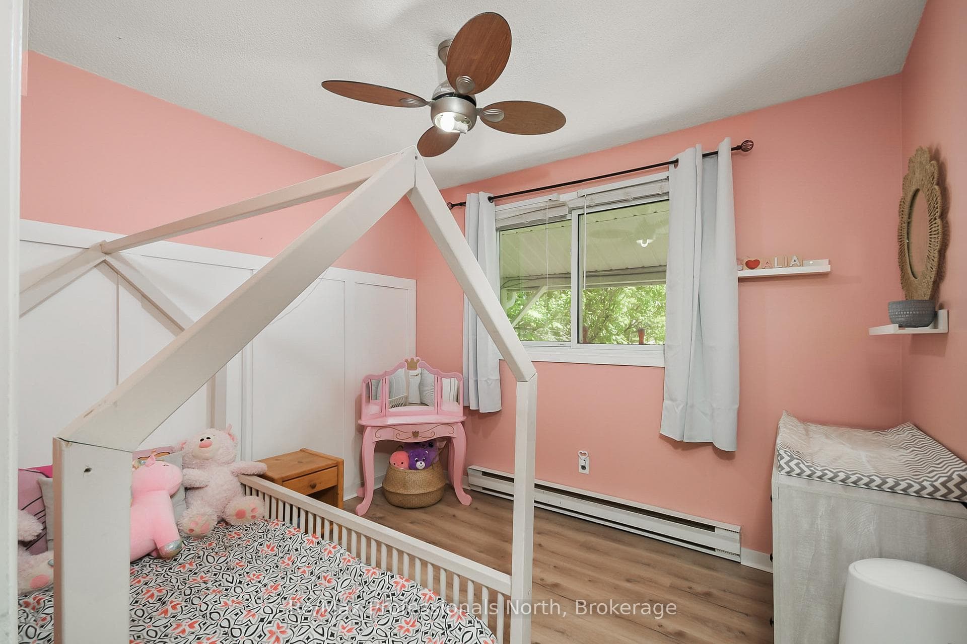 110 FRASER Street photo 14