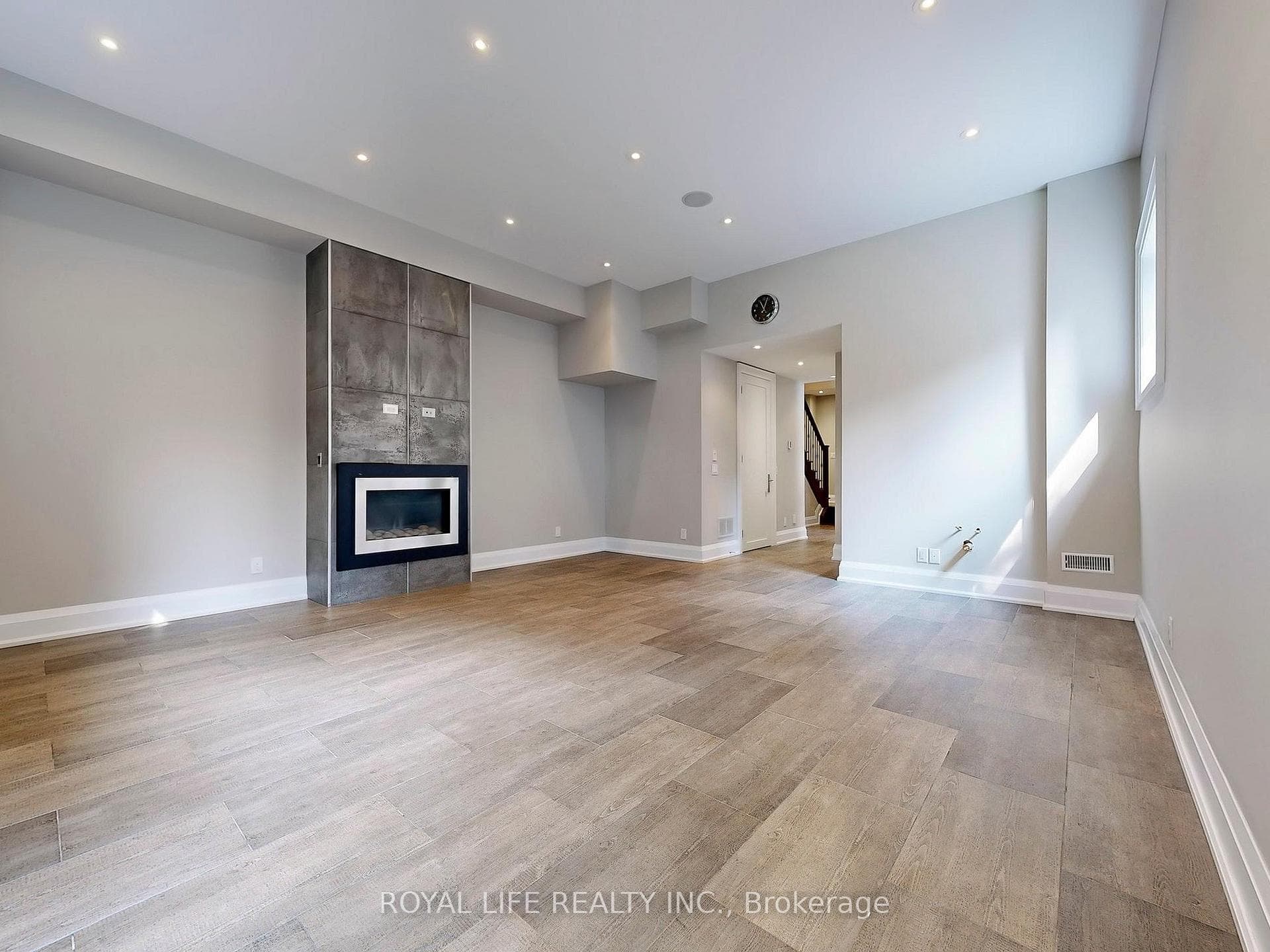 279 Deloraine Avenue photo 46