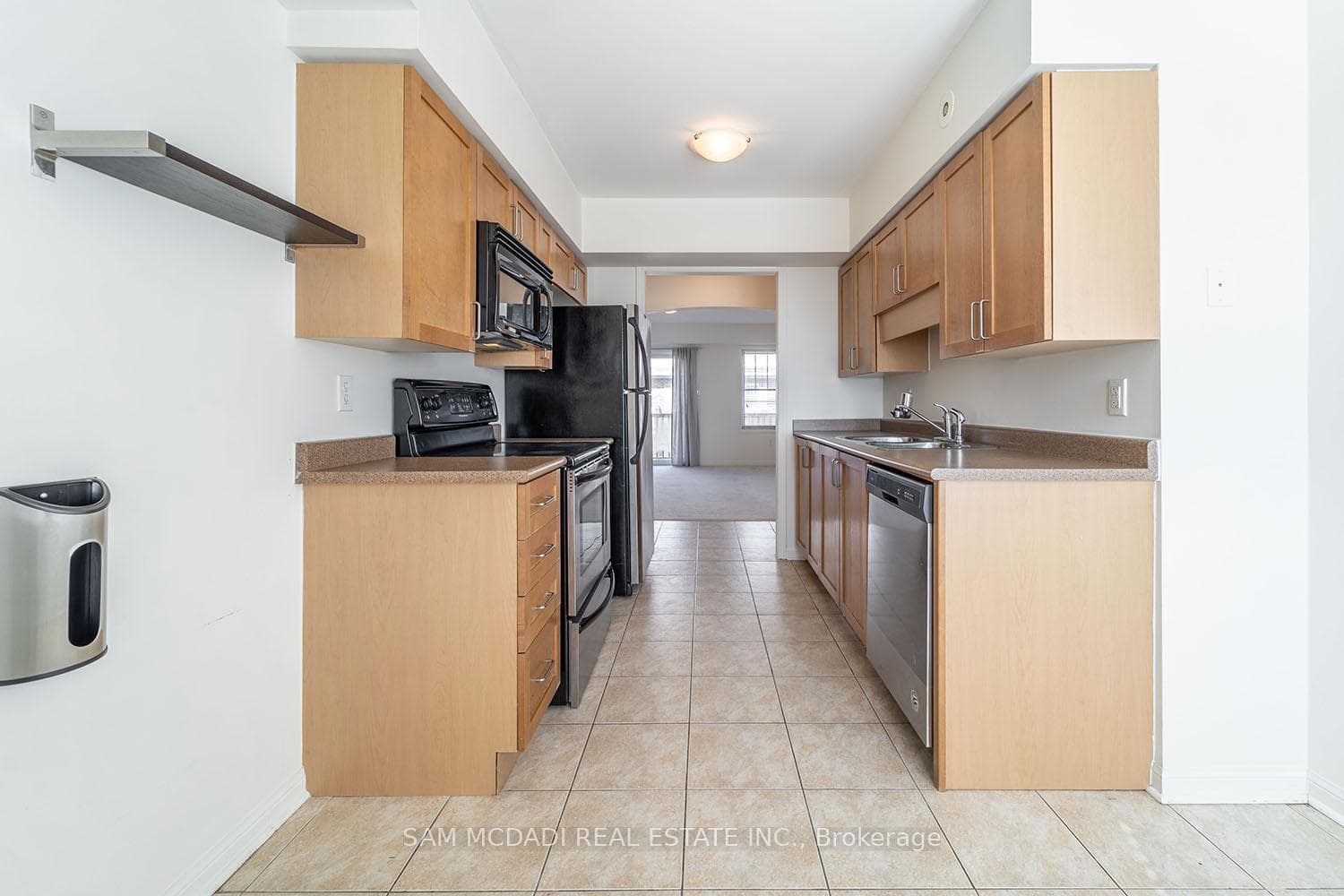 639 Dundas Street Unit 2 photo 15