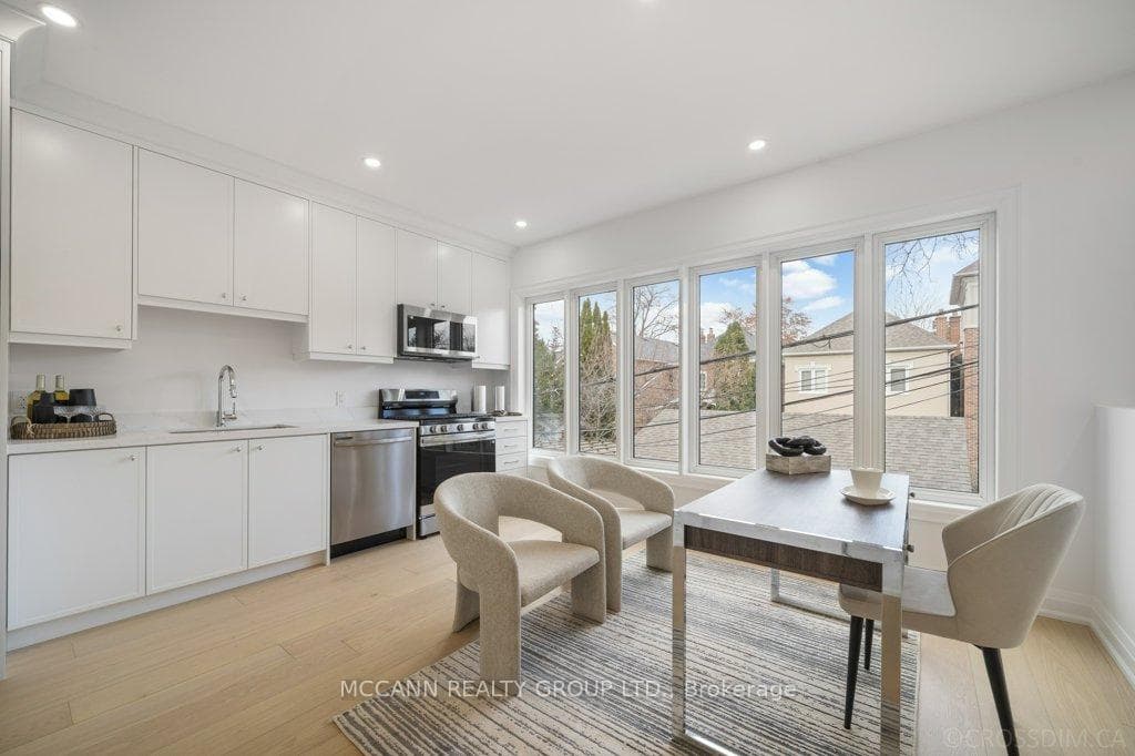 72 Woburn Avenue photo 43