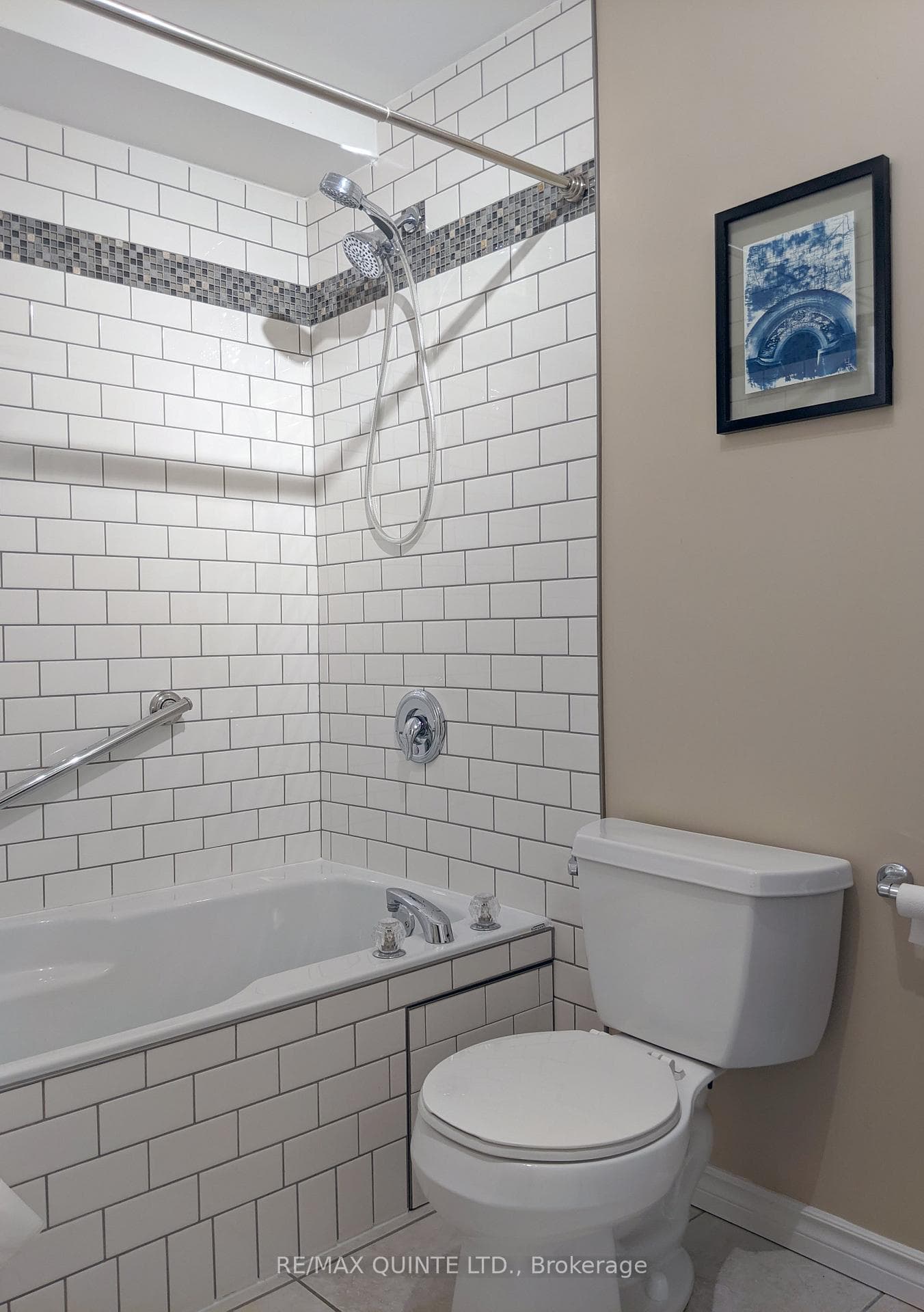 30 Hickory Grove photo 26