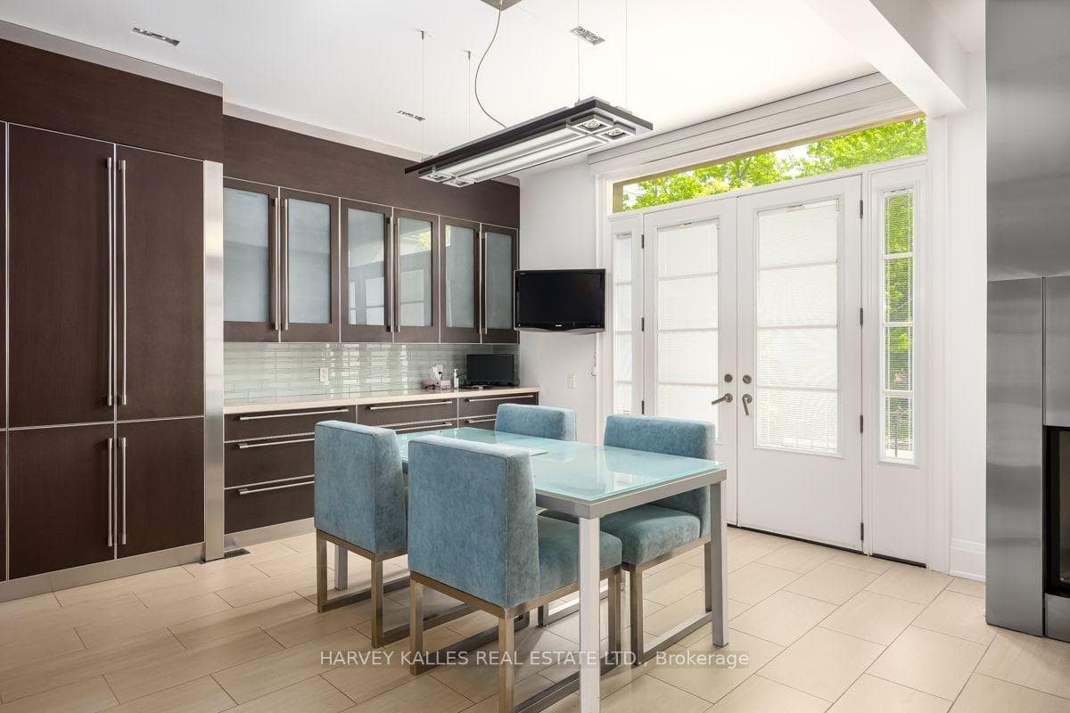 562 Bedford Park Avenue photo 6
