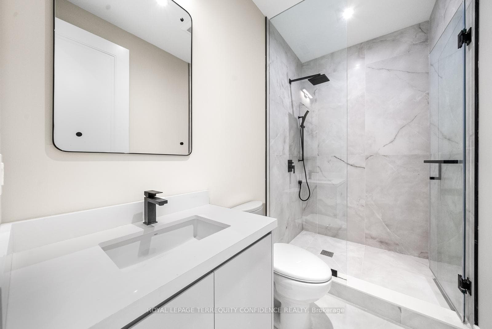 338B Horsham Avenue photo 39