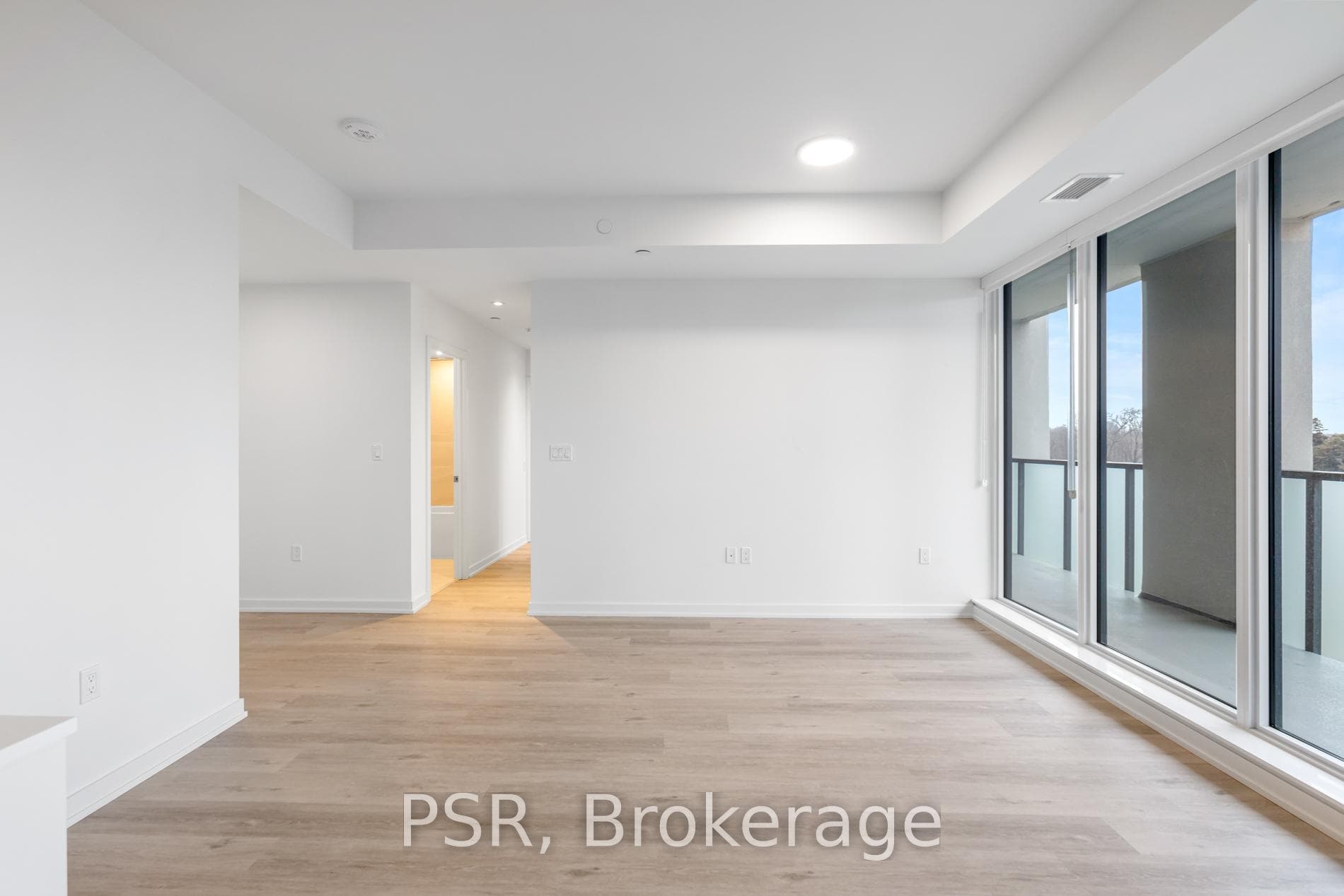 4365 Bloor Street Unit 511 photo 2