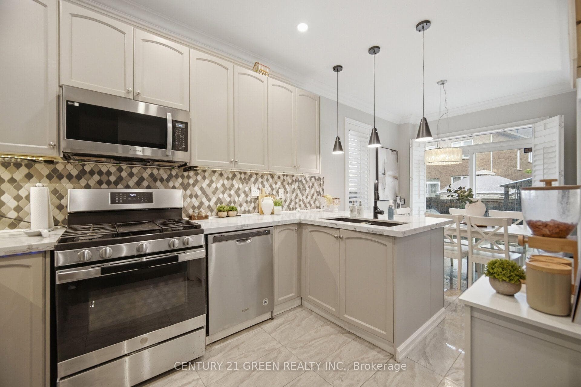 399 Savoline Boulevard photo 21