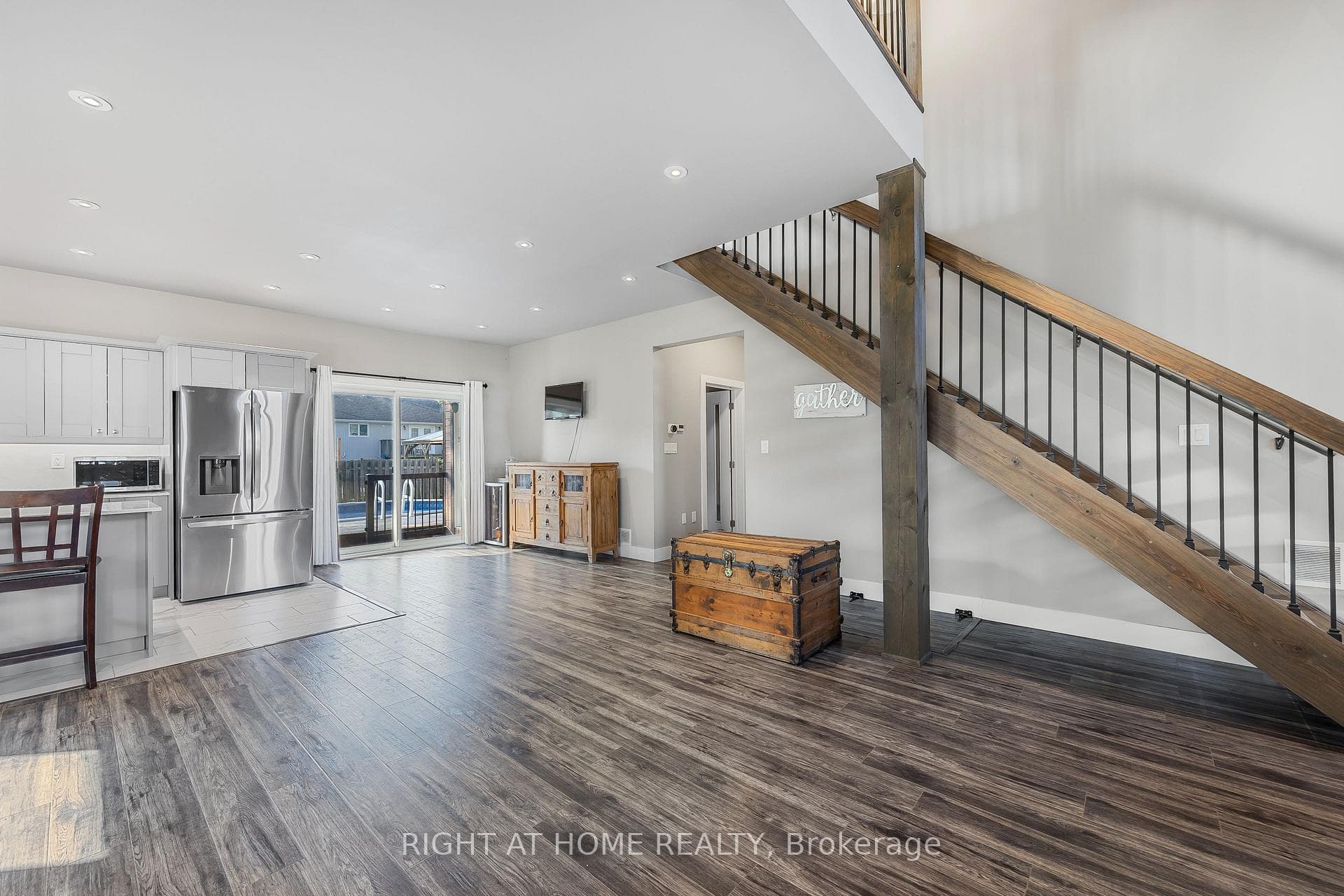 575 Oleary Lane photo 4