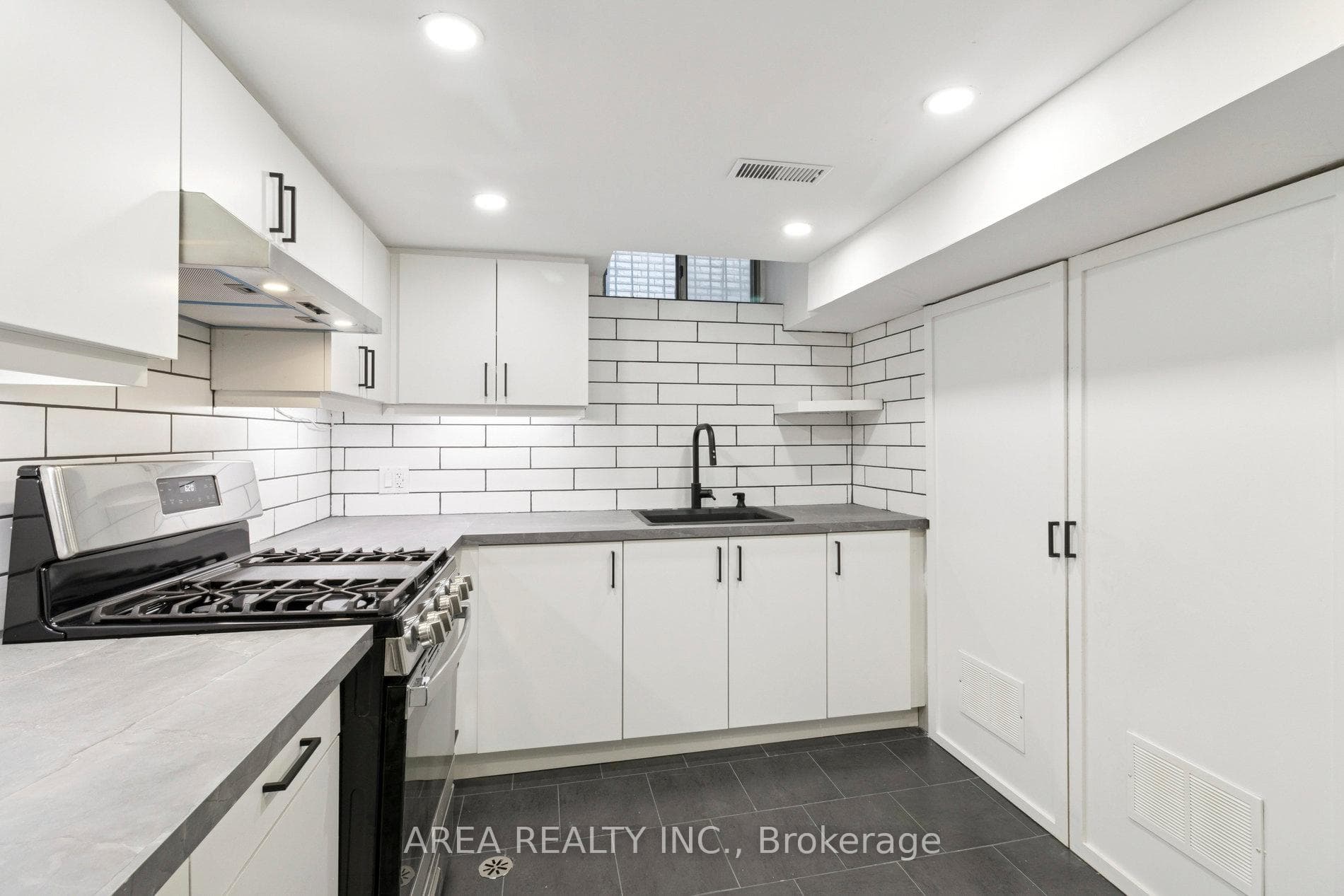 497 Ossington Avenue photo 34