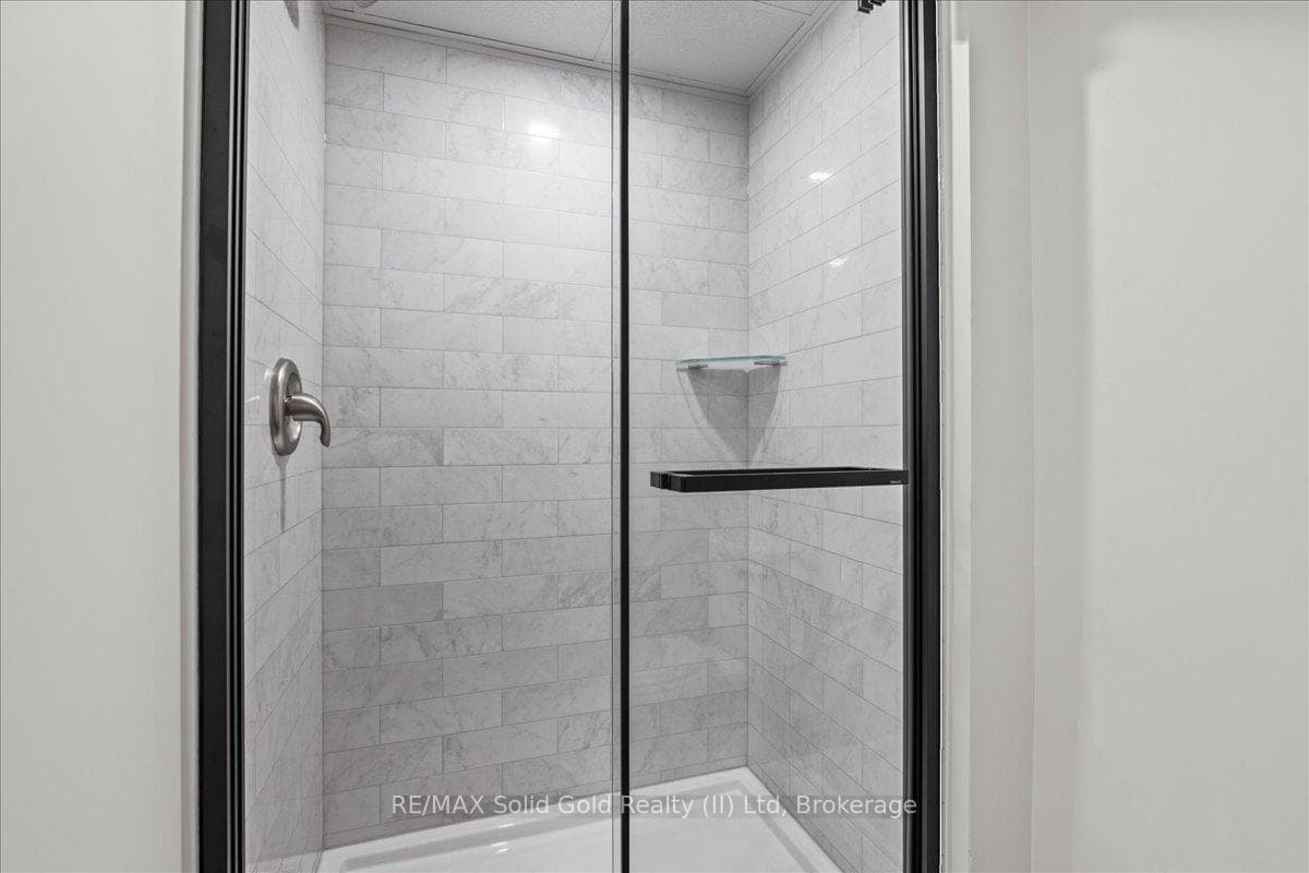 135 Rowland Street photo 32