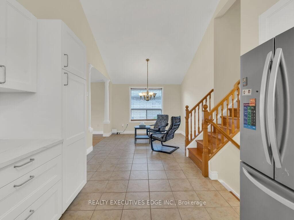 21 Munroe Crescent photo 11