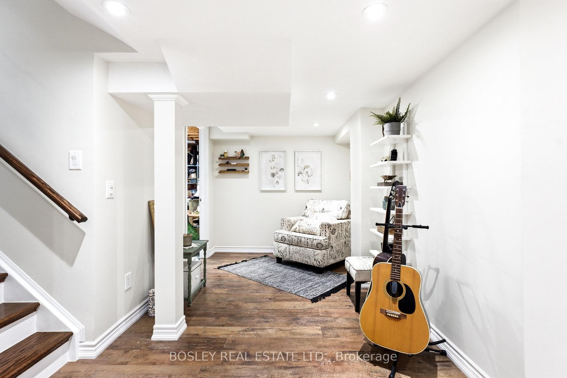 2160 Highcliffe Way photo 40