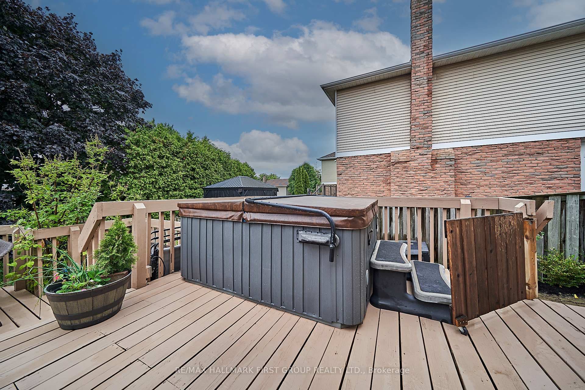 118 Kirby Crescent photo 27