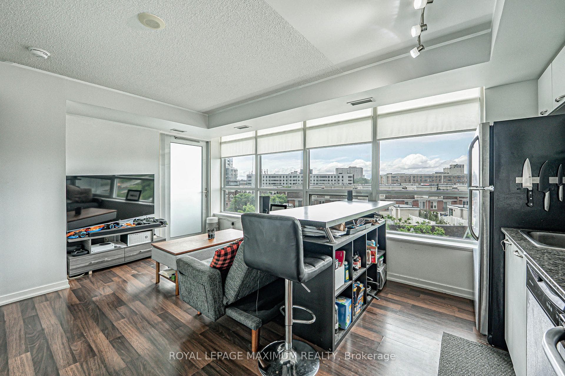 38 Joe Shuster Way Unit 617 photo 9