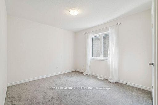 33 Simona Avenue photo 26