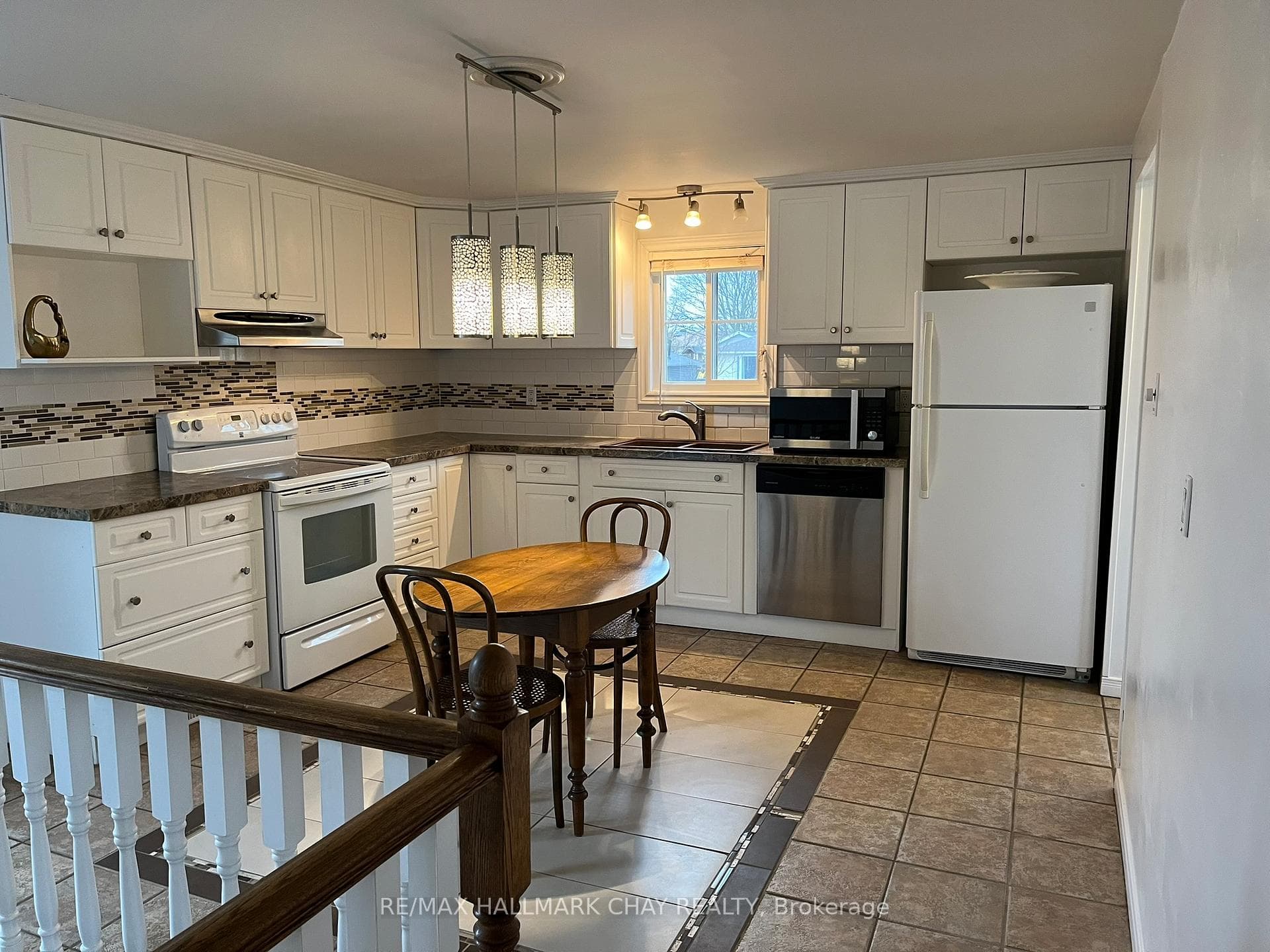 253 Letitia Street photo 7