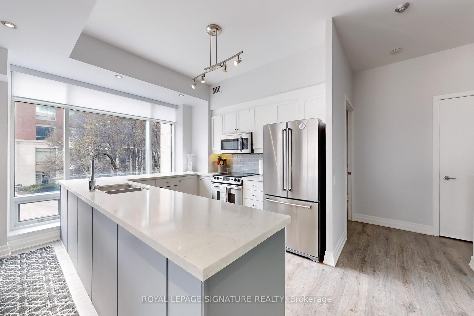 500 Queens Quay Unit 102E Upper photo 1