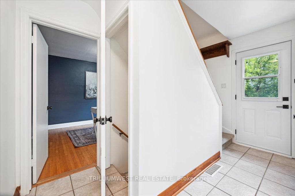 539 Guelph Street photo 17