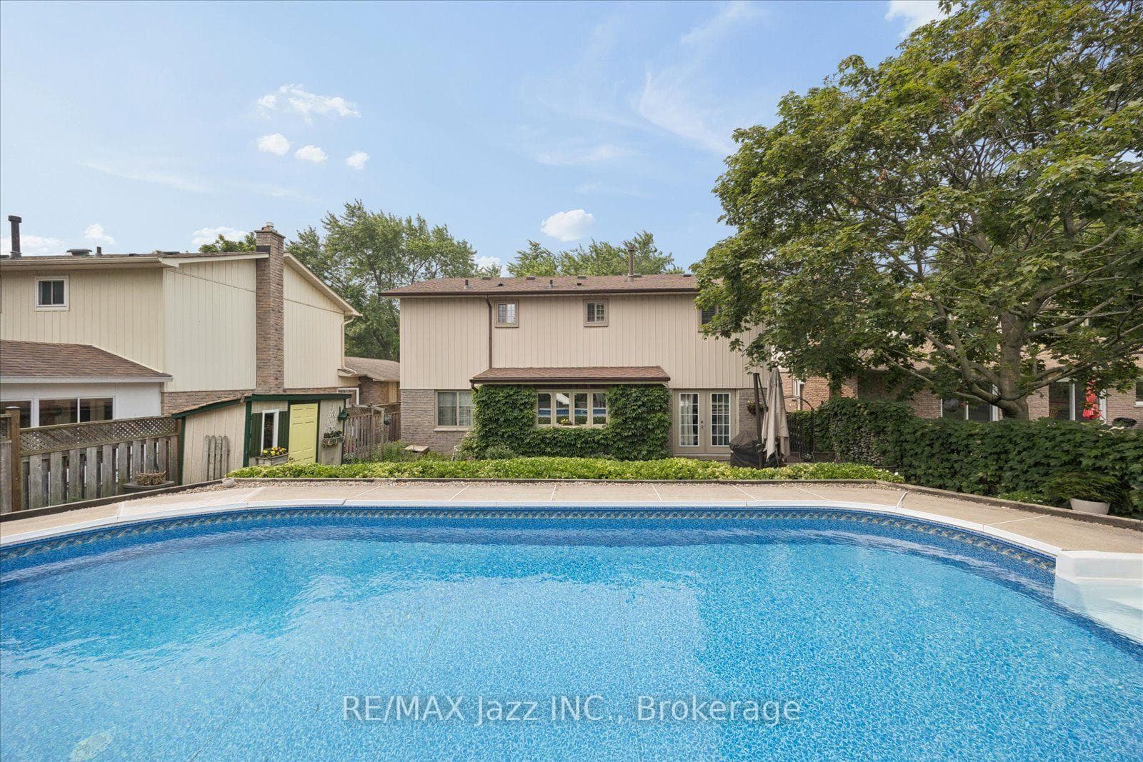38 Trinity Crescent photo 44