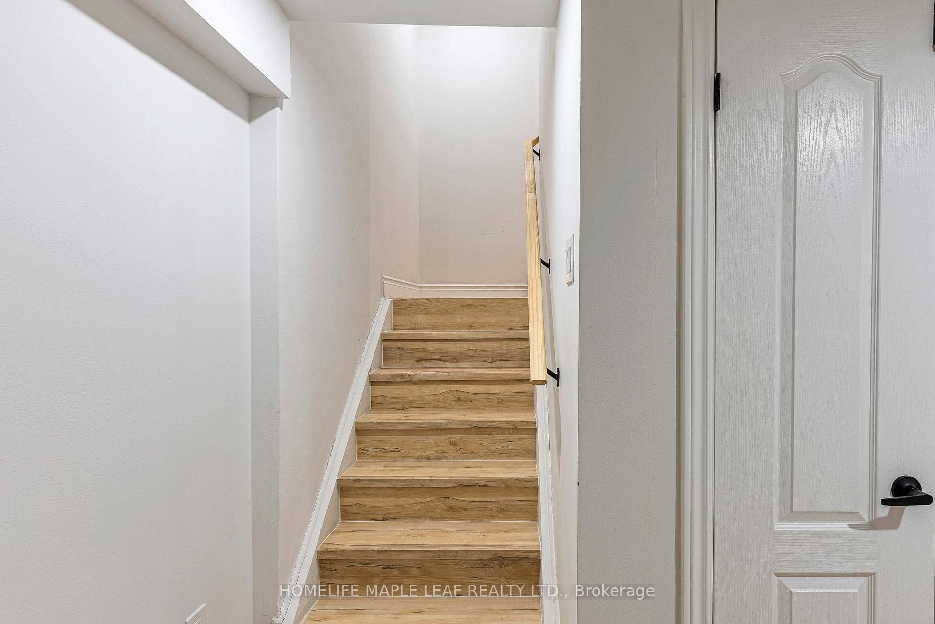 144 Bloomsbury Avenue photo 39