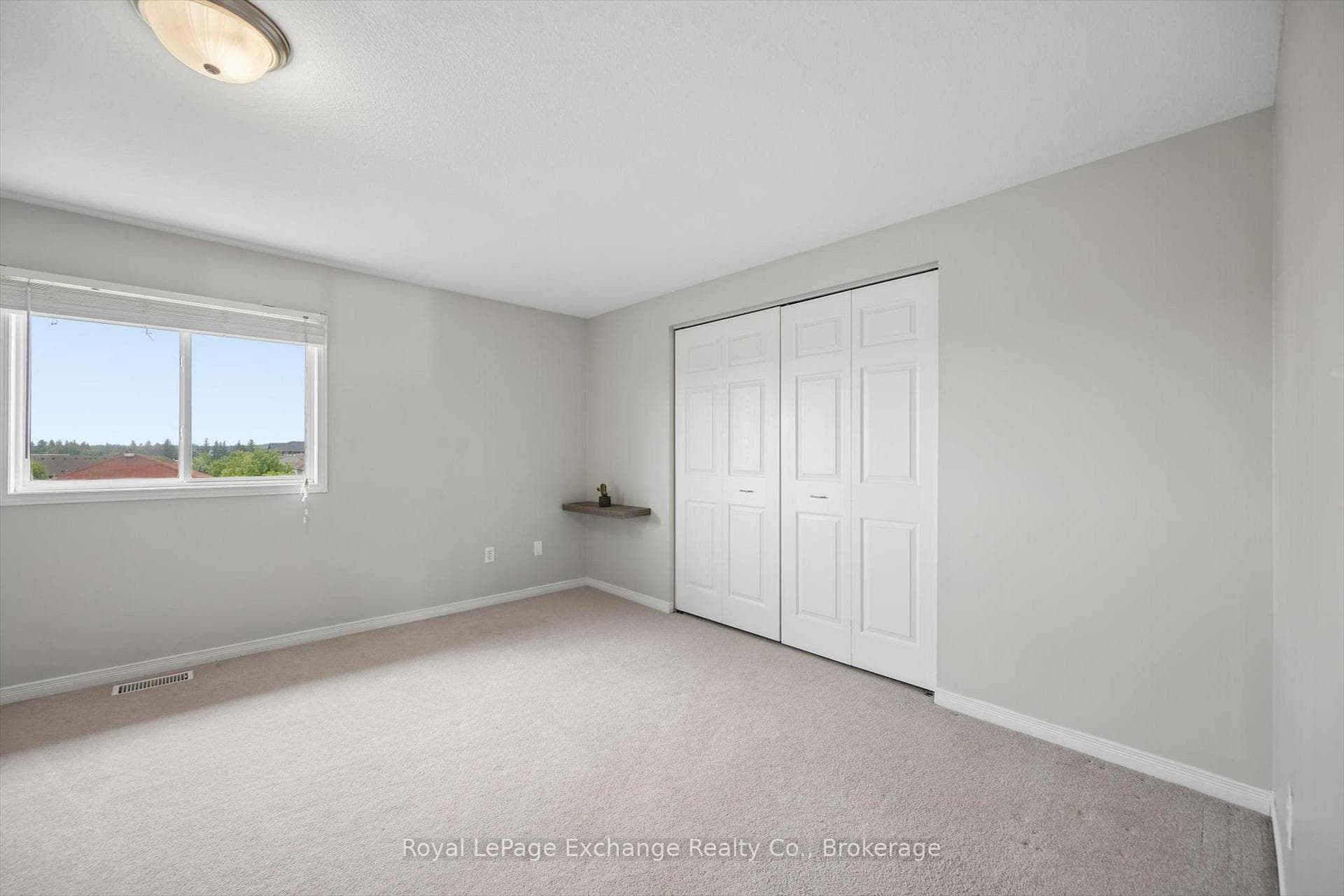 64 Hasler Crescent photo 24