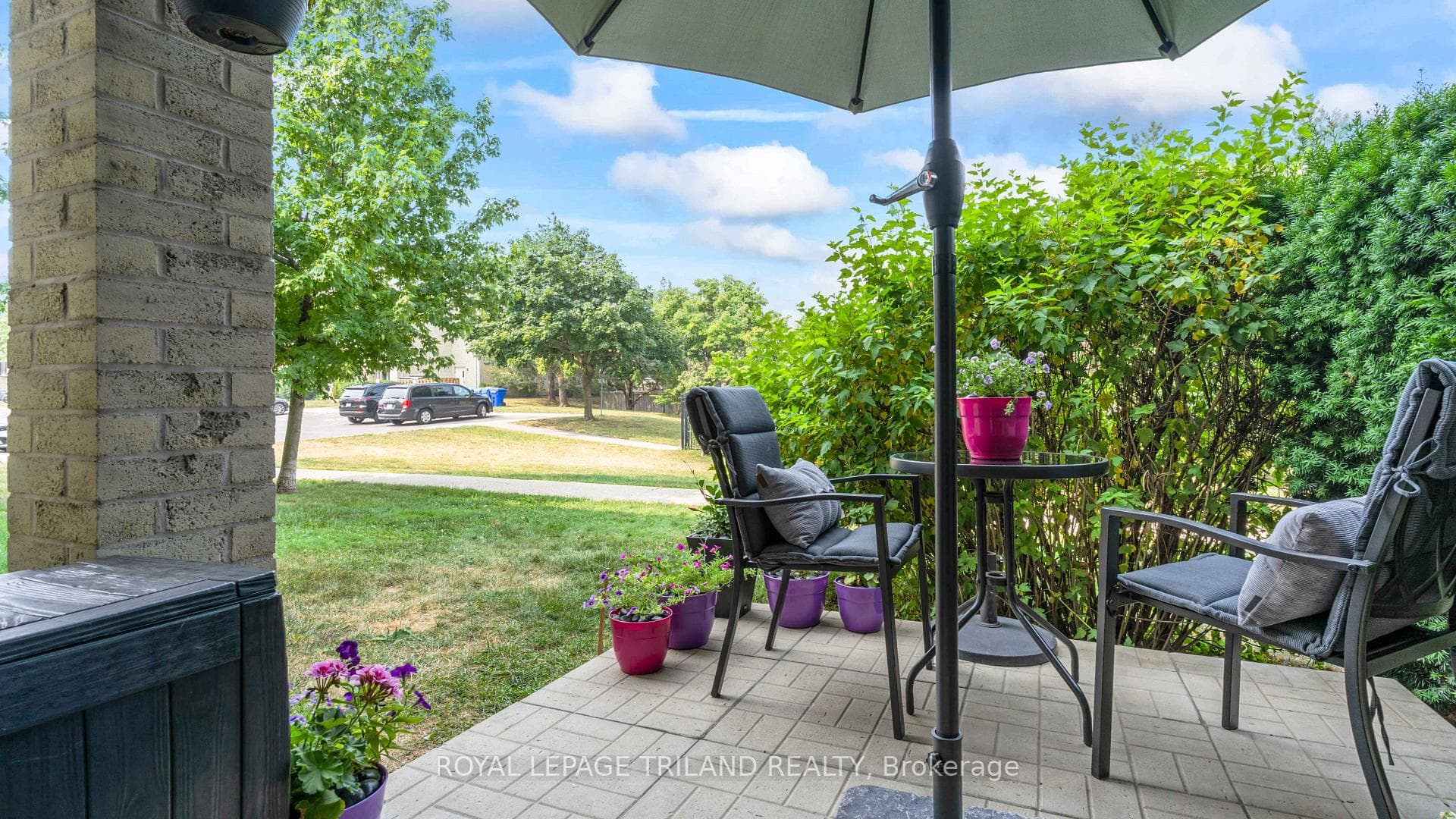 735 DEVERON Crescent Unit 116 photo 18