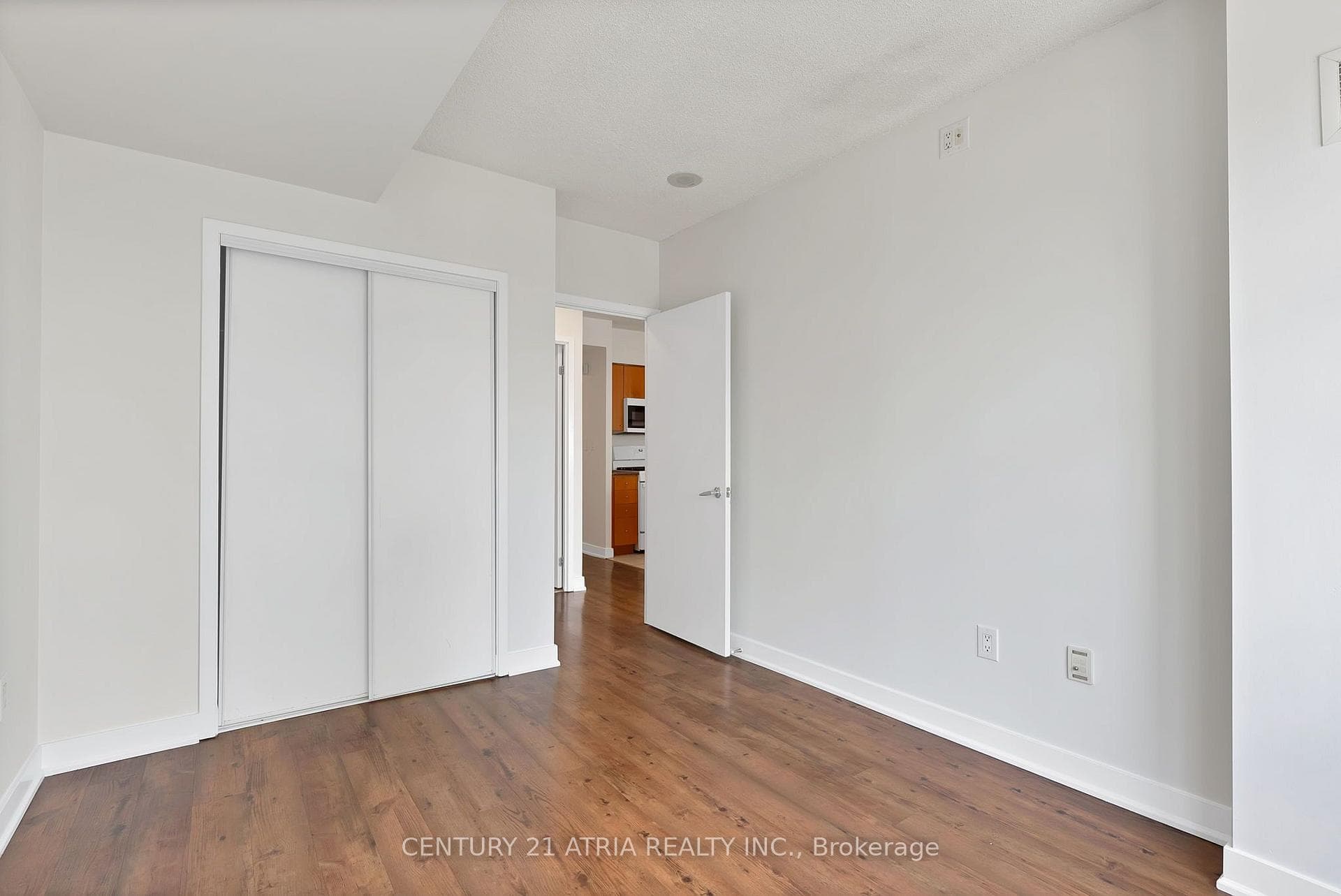 35 Mariner Terrace Unit 2702 photo 12