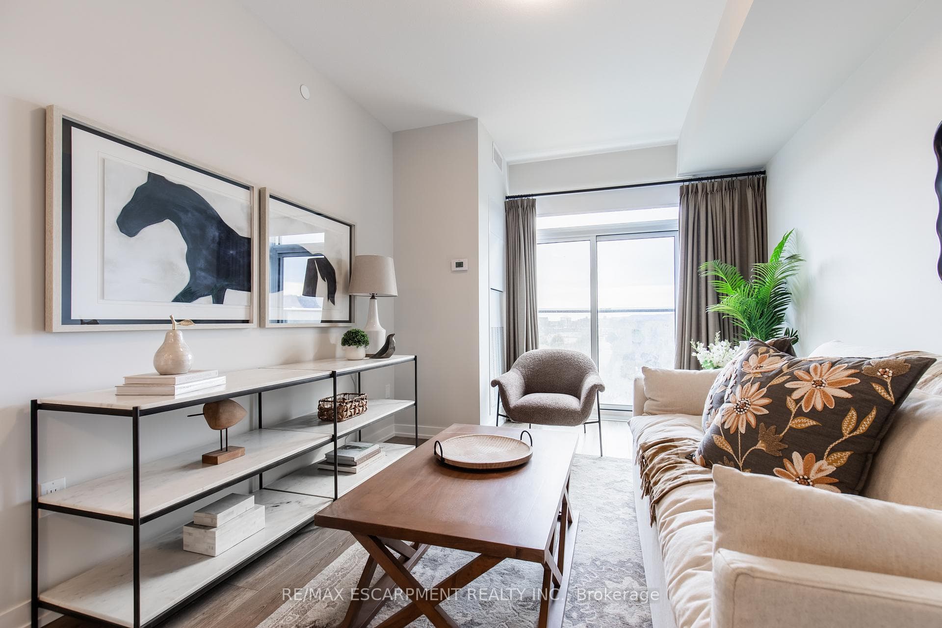 870 Queenston Road Unit 504 photo 17