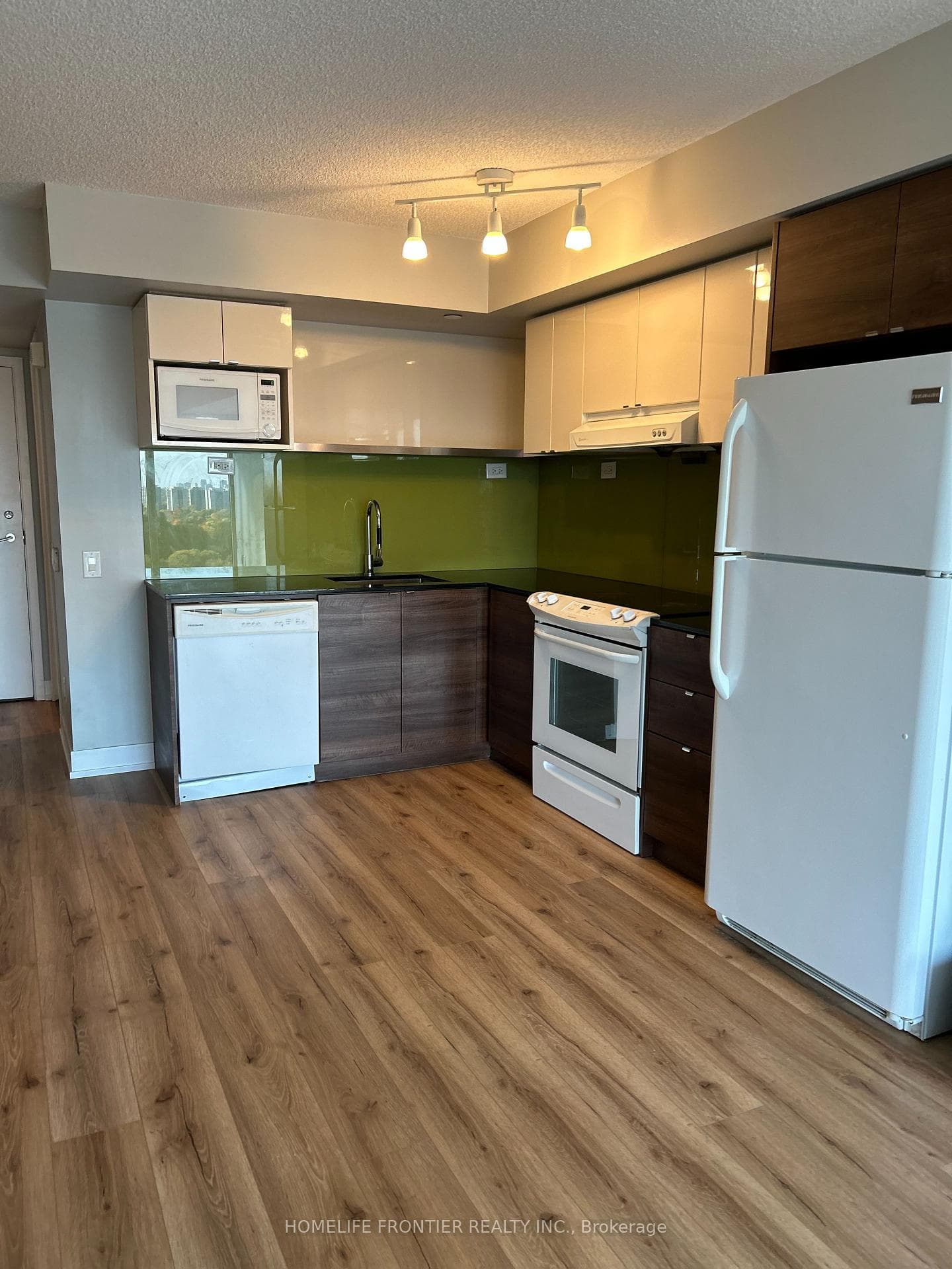 72 Esther Shiner Boulevard Unit 2105 photo 1