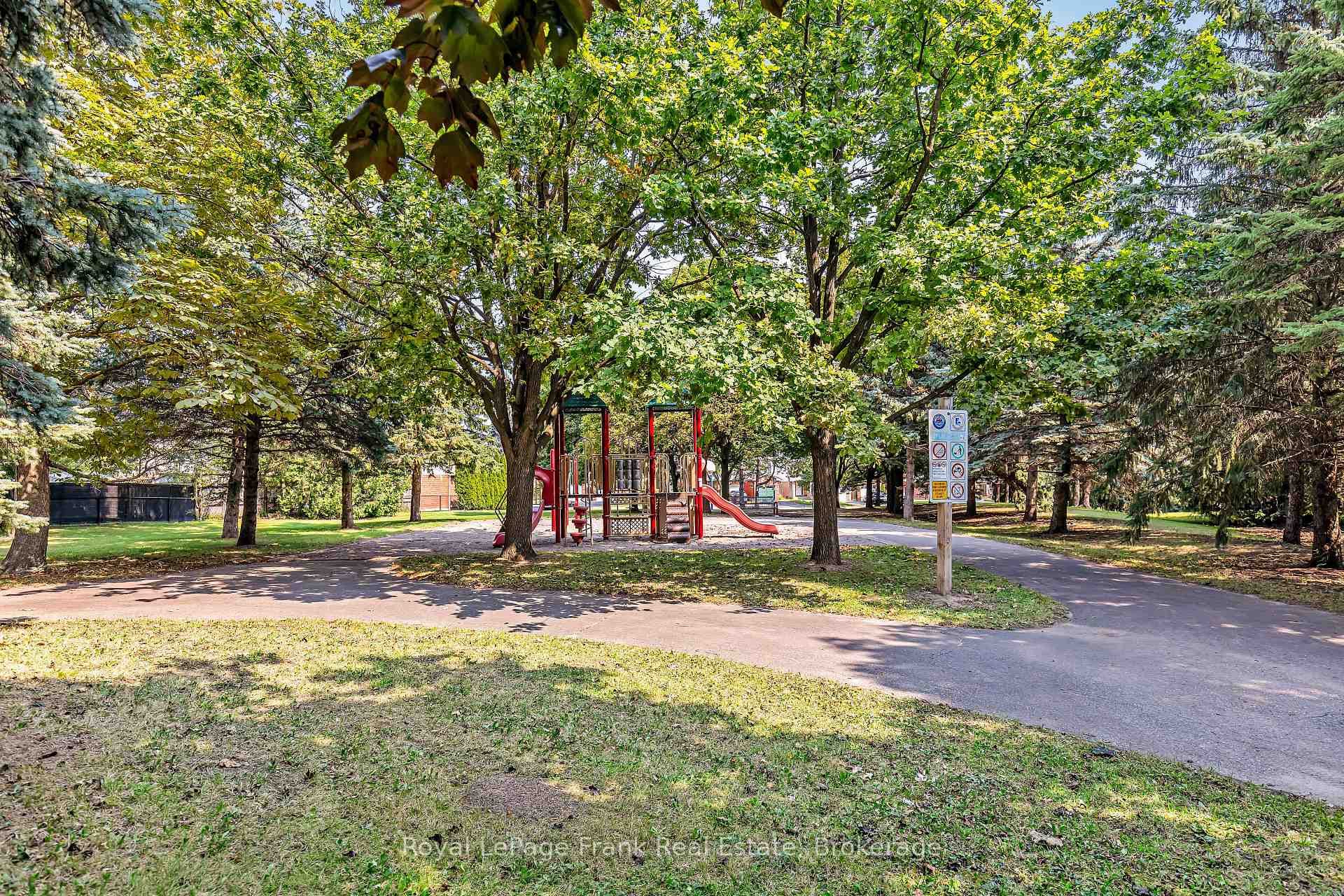 712 Rossland Road Unit 307 photo 32