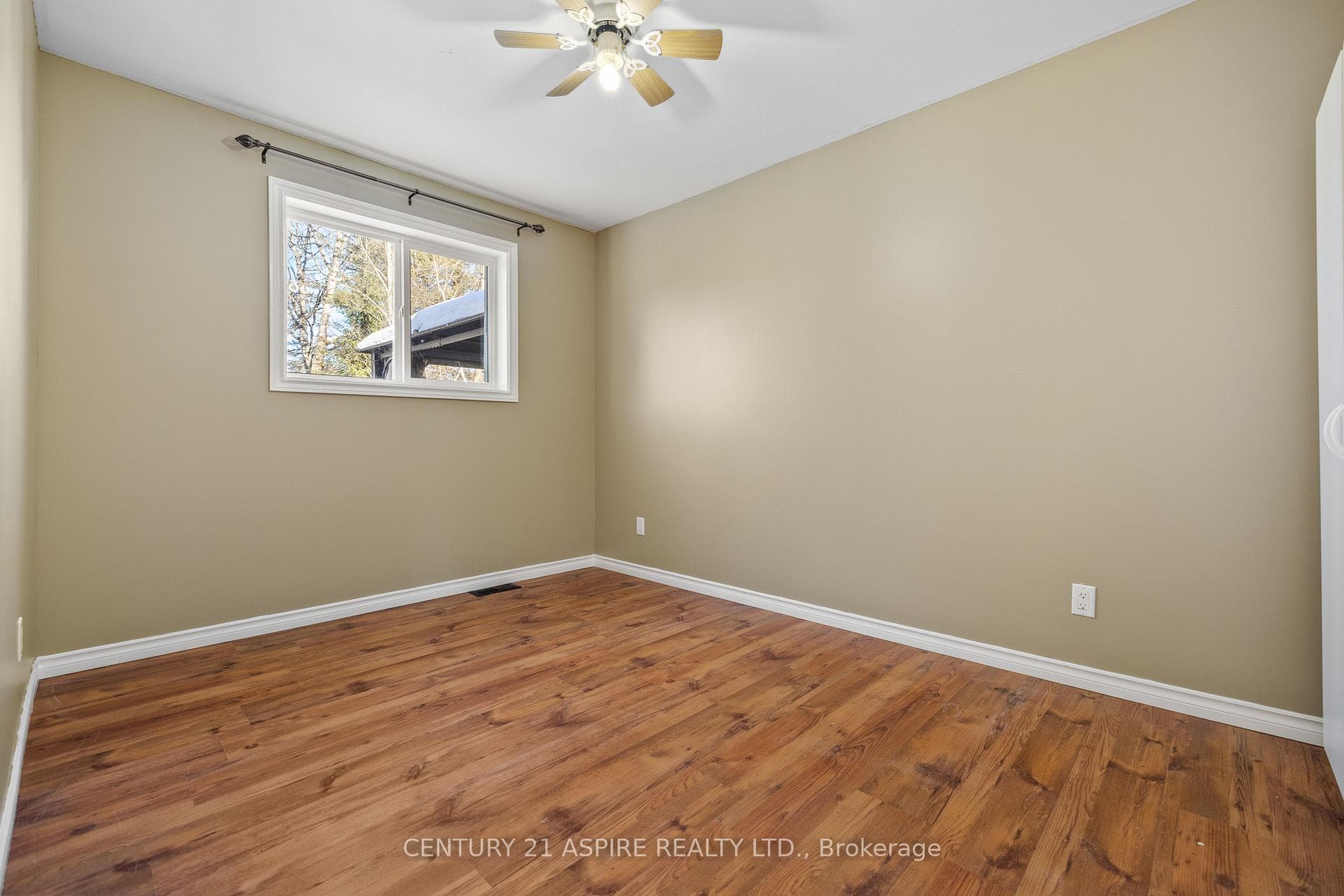 84 Sandy Beach Road photo 12