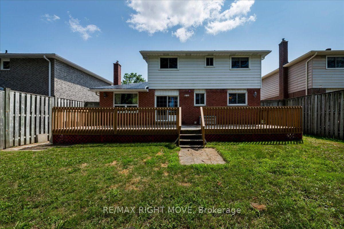 55 Laurentian Lane photo 30