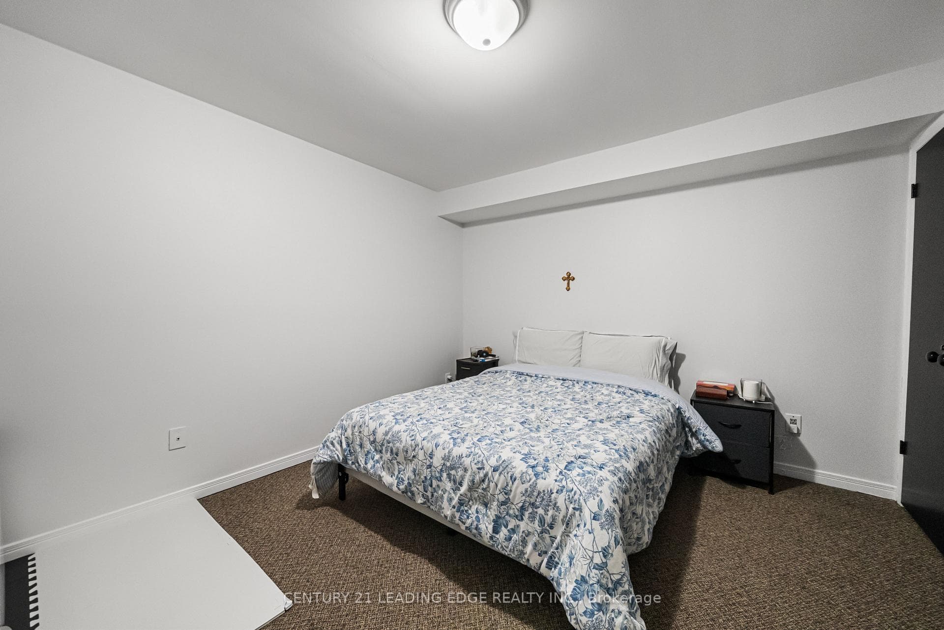 527 Glengarry Avenue photo 38