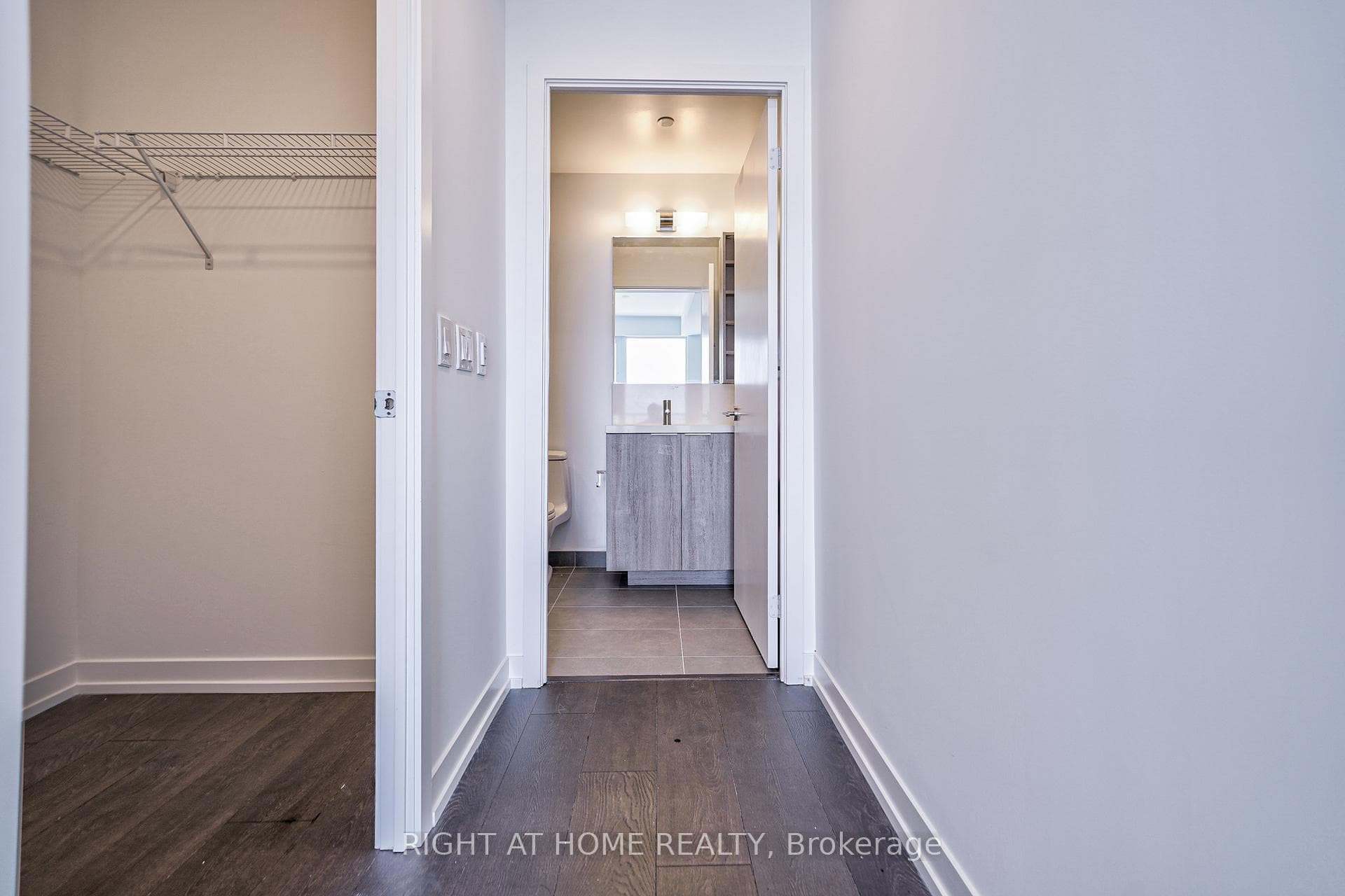 2020 Bathurst Street Unit 1821 photo 20