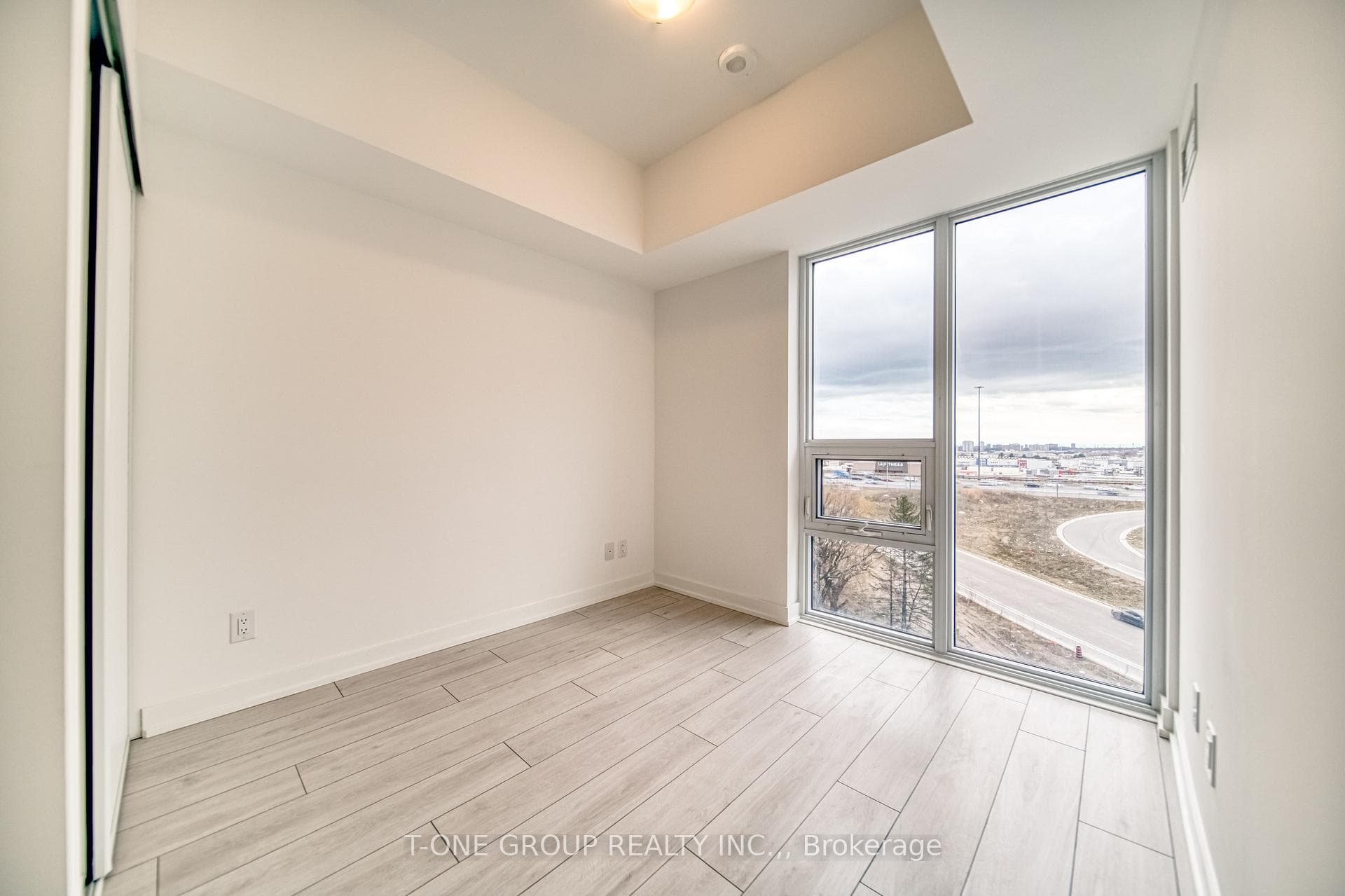 2033 Kennedy Road Unit 722 photo 24