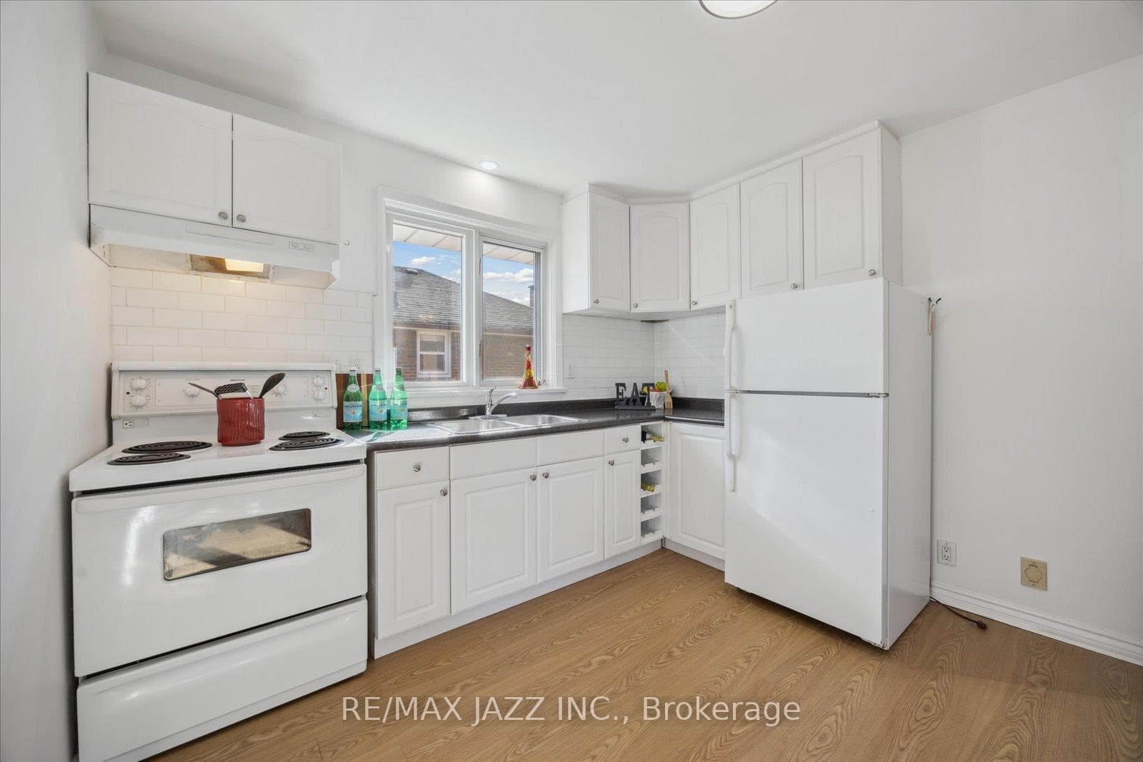 256 Baldwin Street photo 5