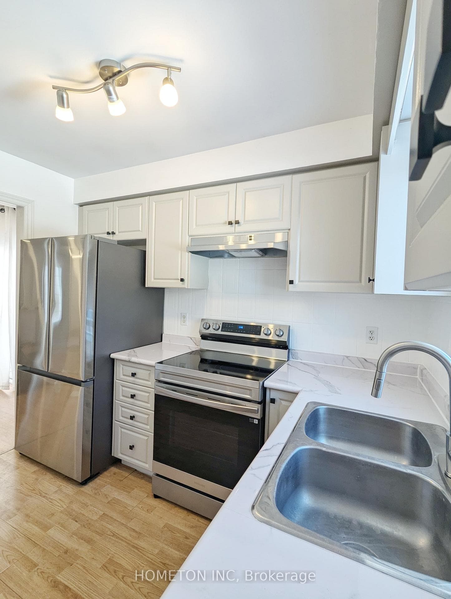 65 Wismer Avenue Unit (UPPER Level) photo 11