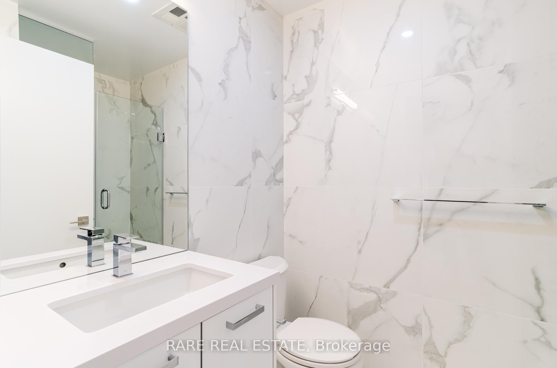 195 McCaul Street Unit 619 photo 9