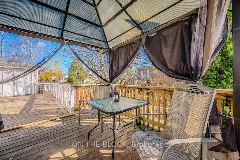 20 Golden Pond Road photo 14
