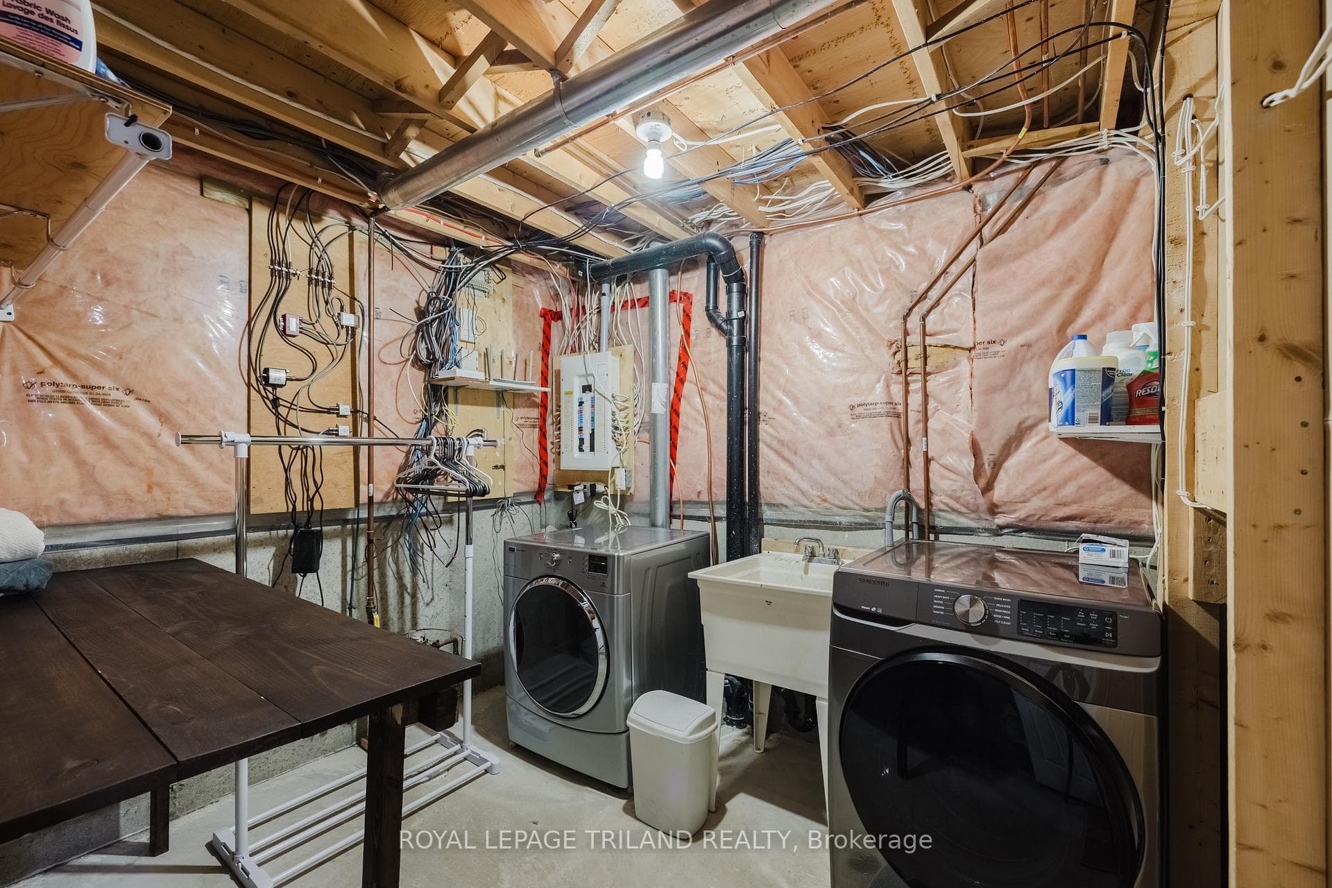 545 Highview Drive photo 27