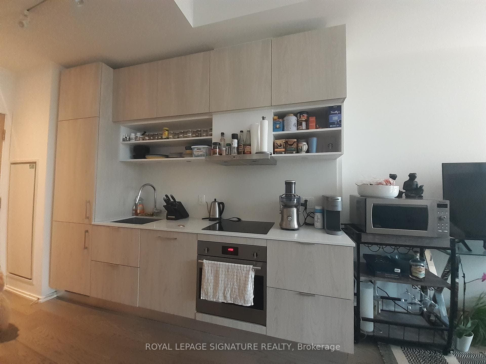 5 Soudan Avenue Unit 909 photo 5