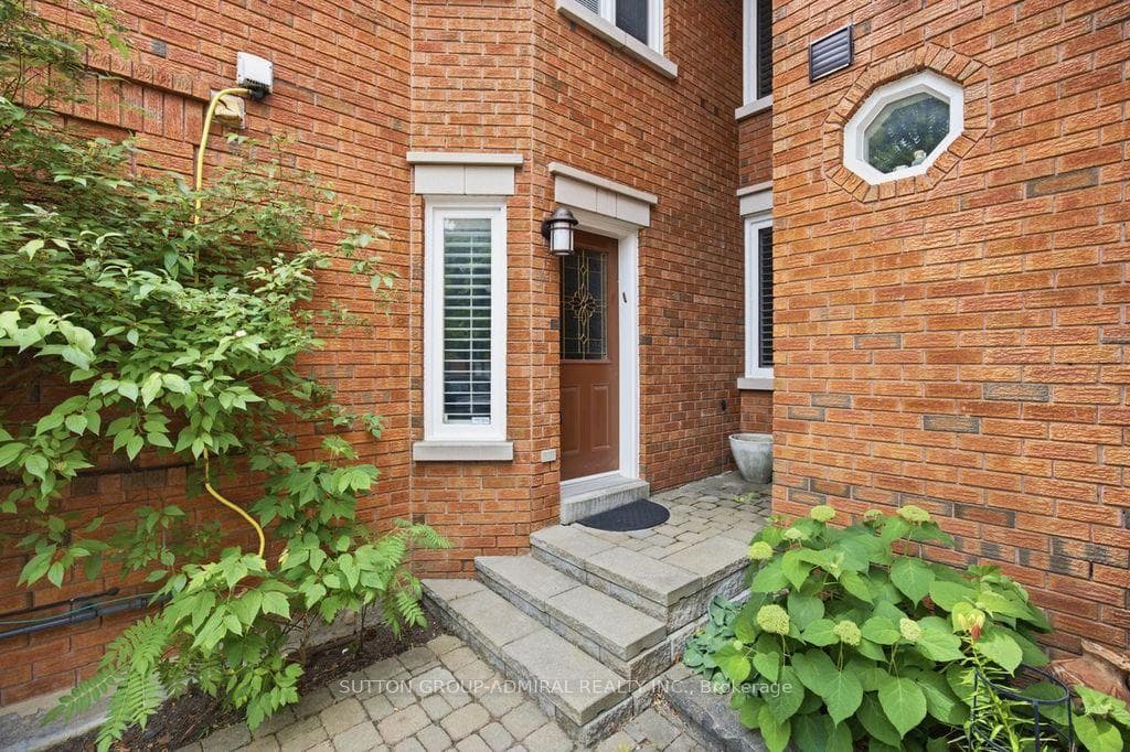 47 Brownstone Circle photo 2