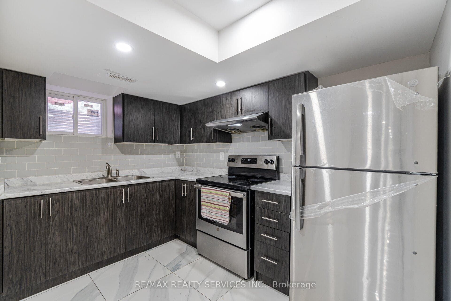 258 Robert Parkinson Drive photo 32