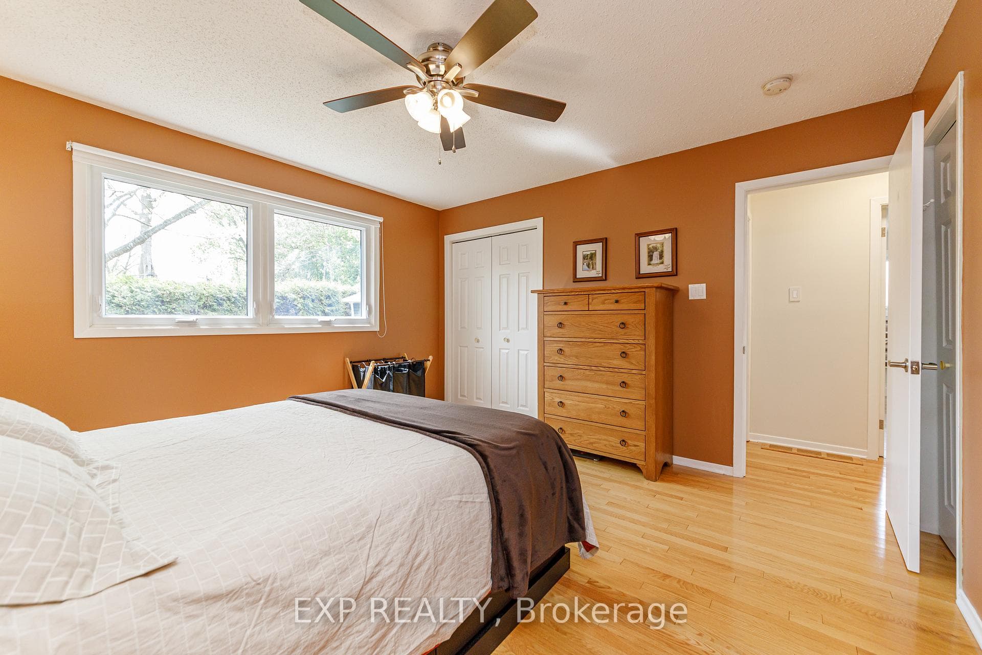 1642 Valmarie Avenue photo 13