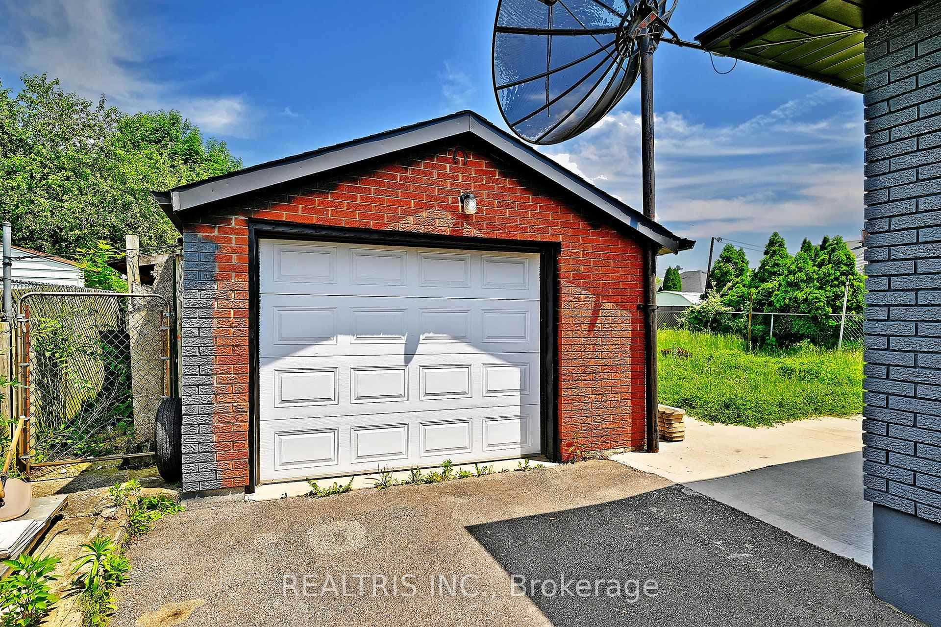 6 Lucerne Place photo 42