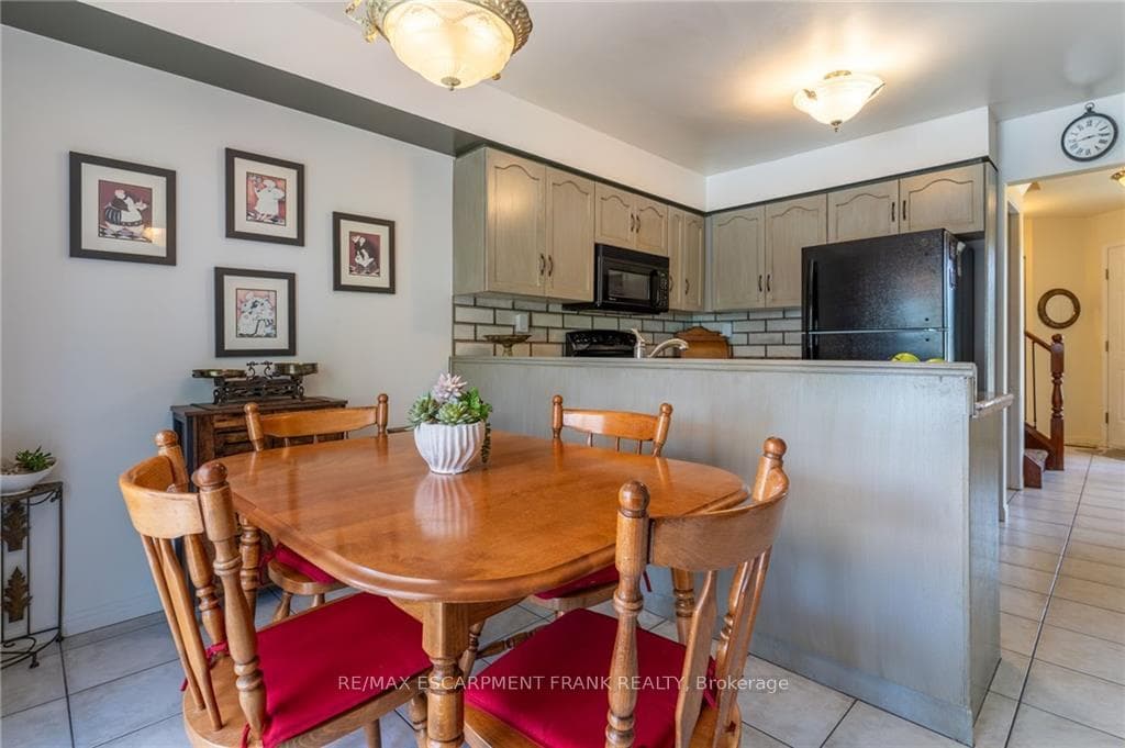 48 Broughton Avenue photo 15