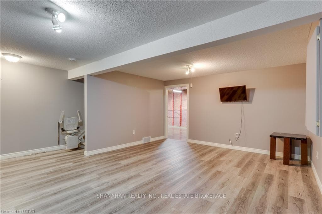 500 ISABELLA Street photo 26