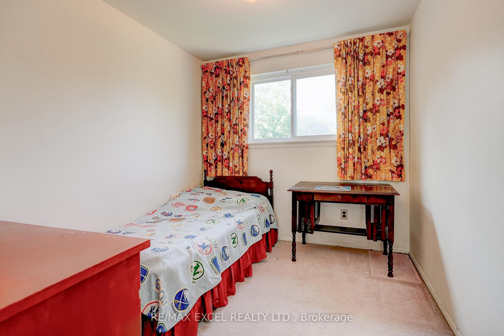 2 Pitfield Road photo 25
