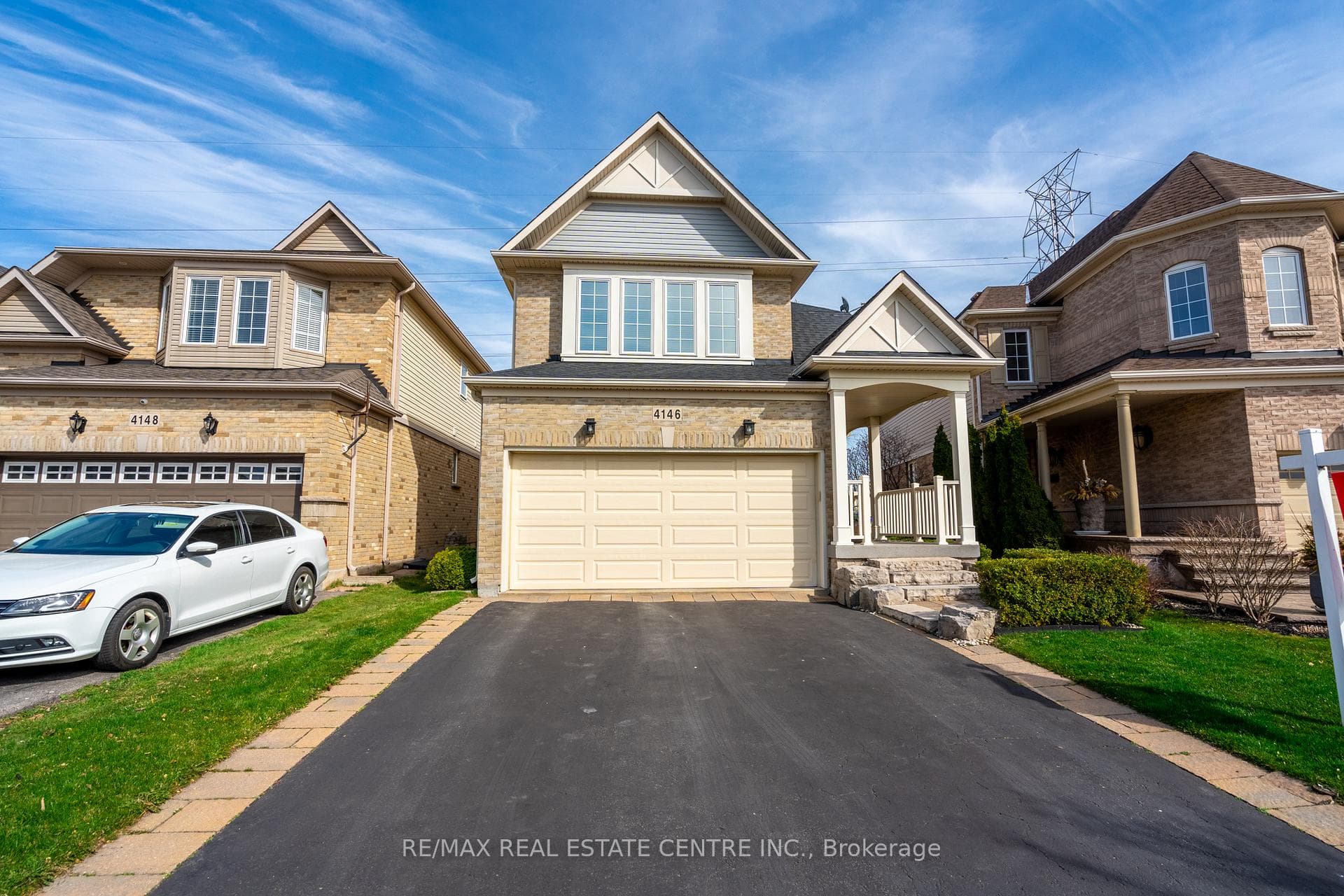 4146 Saunders Crescent photo 1